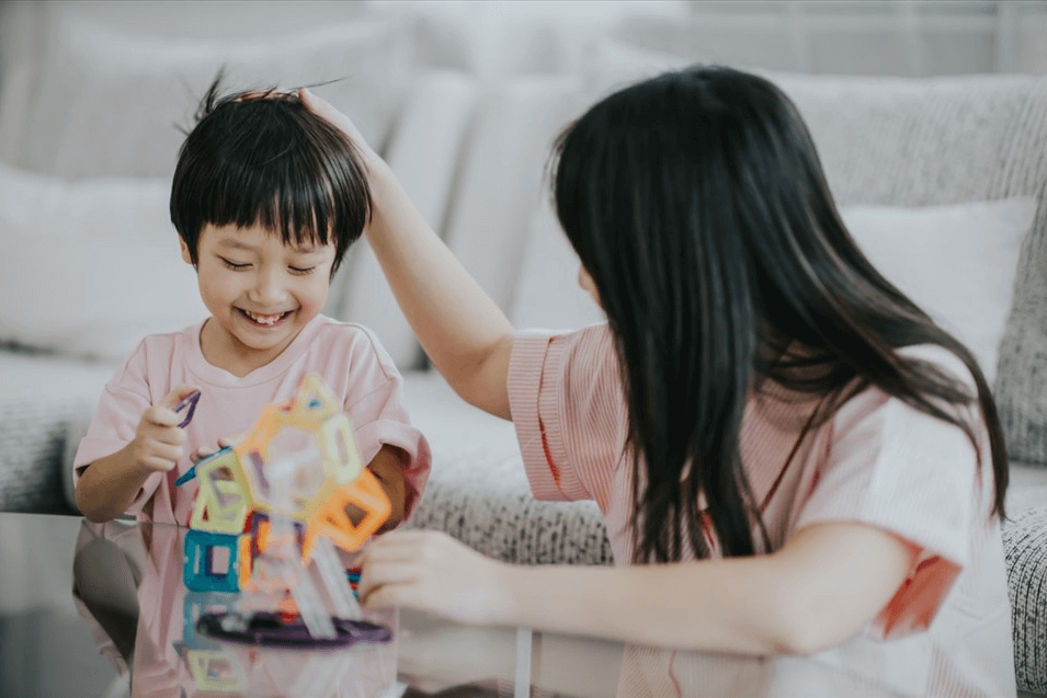 Nguyên nhân trẻ không chịu giao tiếp bằng tiếng Anh